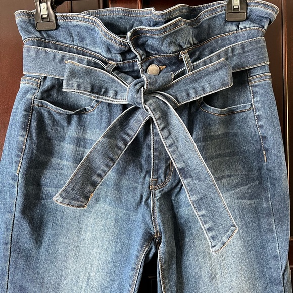 C’est Toi High Waisted Paperbag Jean - Size 5 Color Medium Wash - Picture 2 of 9